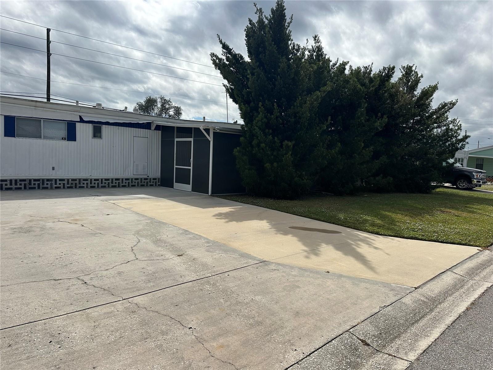 4509 10TH STREET CT E