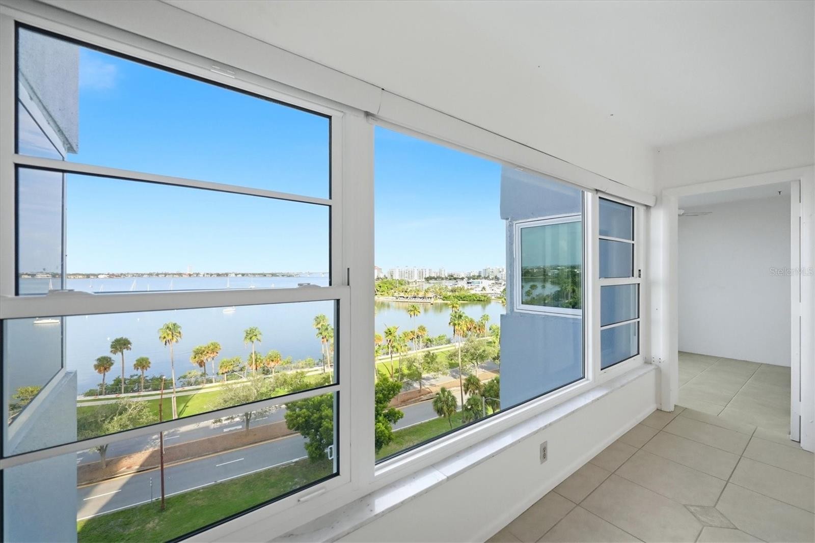 555 S GULFSTREAM AVE #902