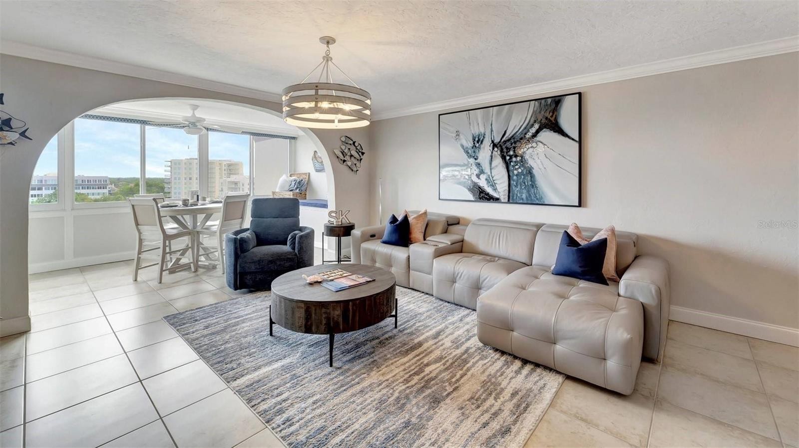 1125 W PEPPERTREE DR #705