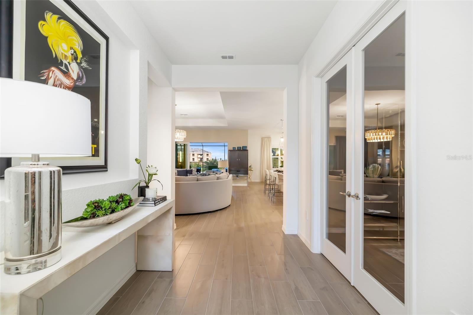 5617 LIGHTNING WHELK LN