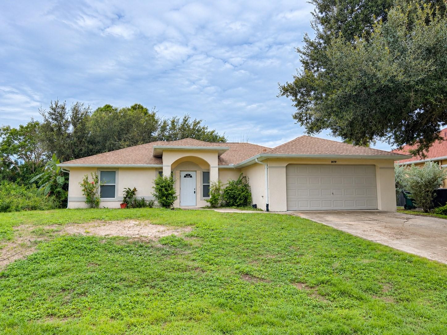 8439 GLOVER AVE
