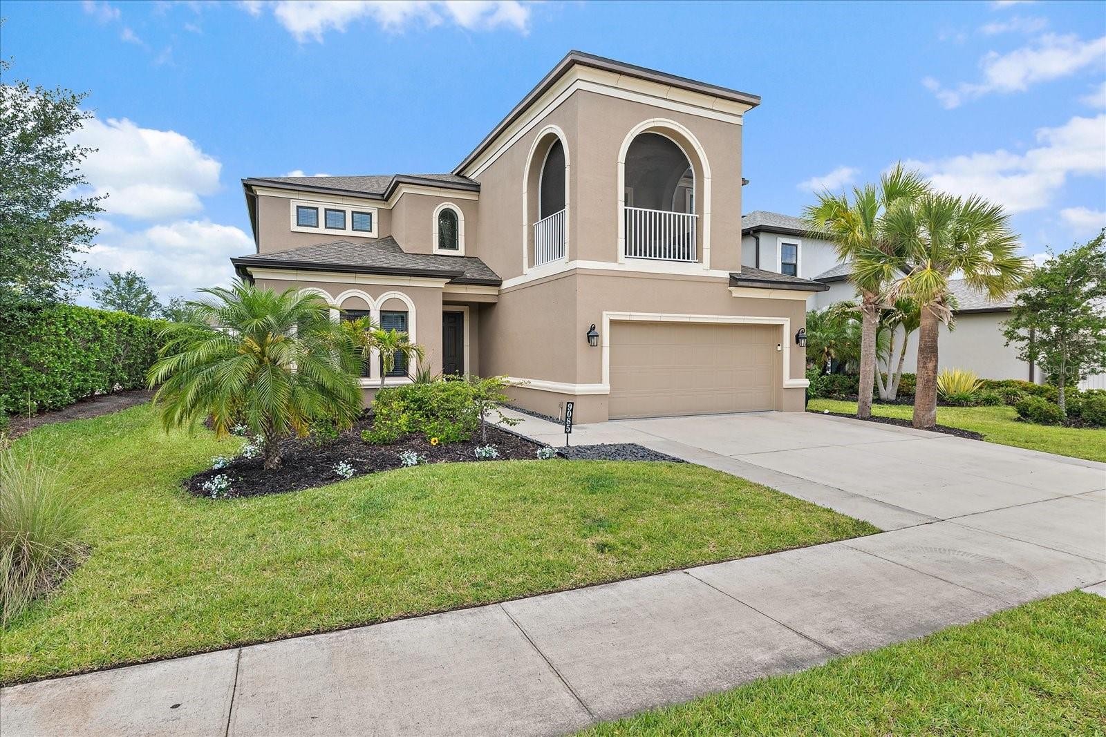 9085 LUNA LN