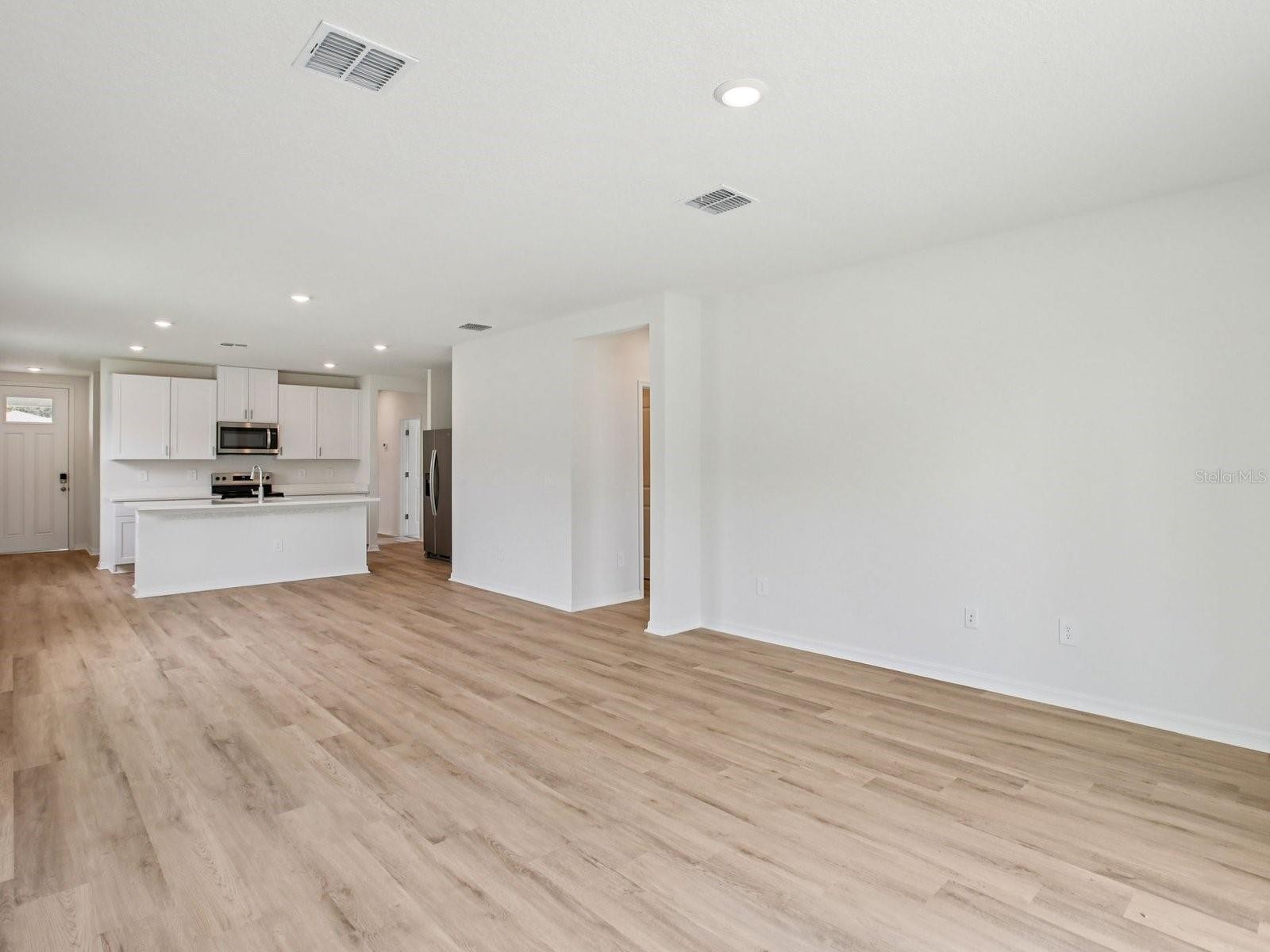 320 LAZY SHORE DR