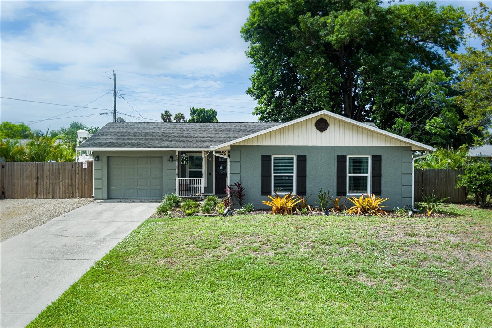 327 43RD STREET BLVD W