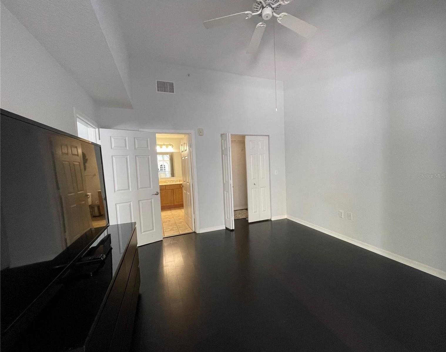 1064 N TAMIAMI TRL #1122