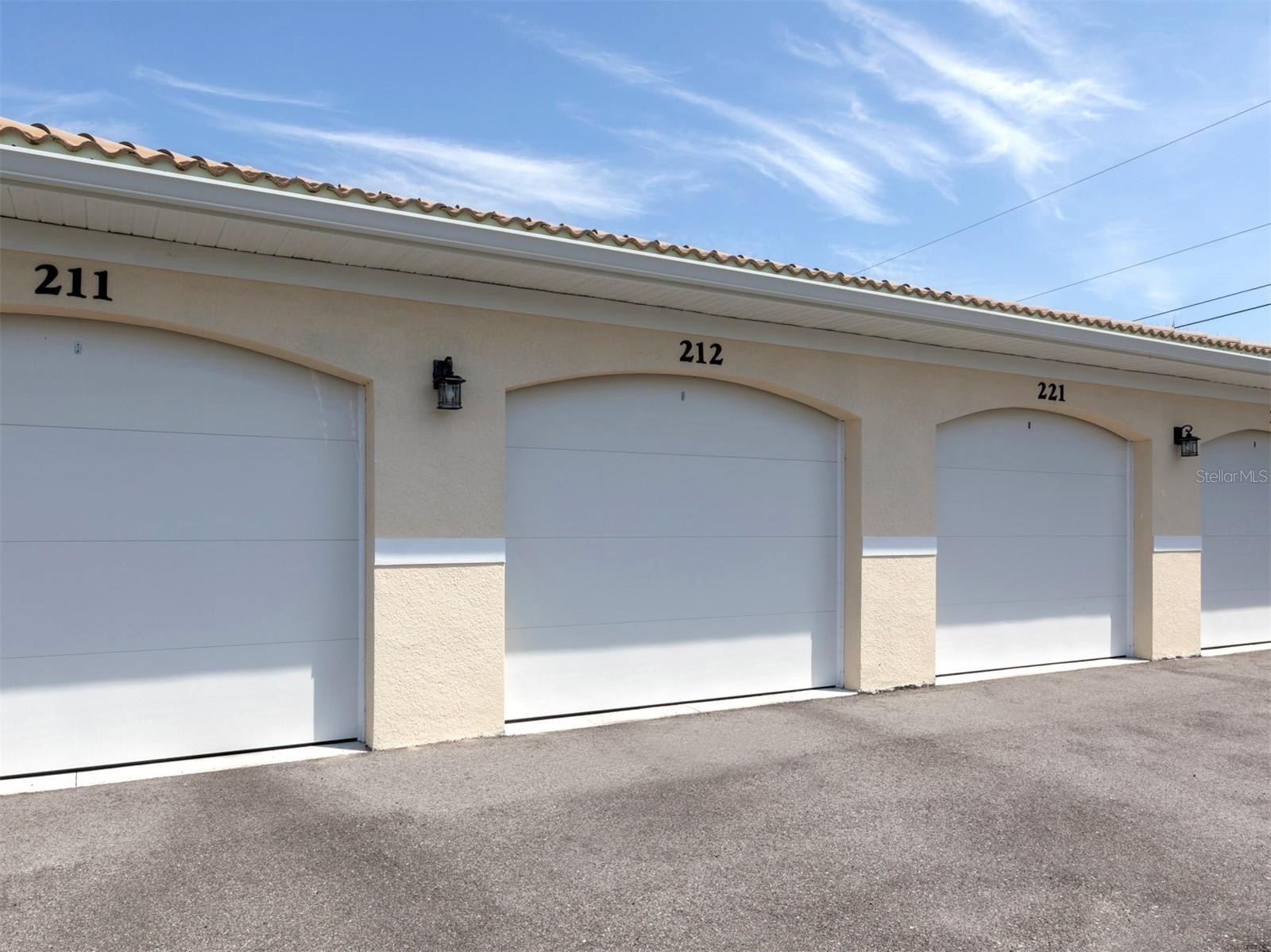 200 GARDENS EDGE DR #212
