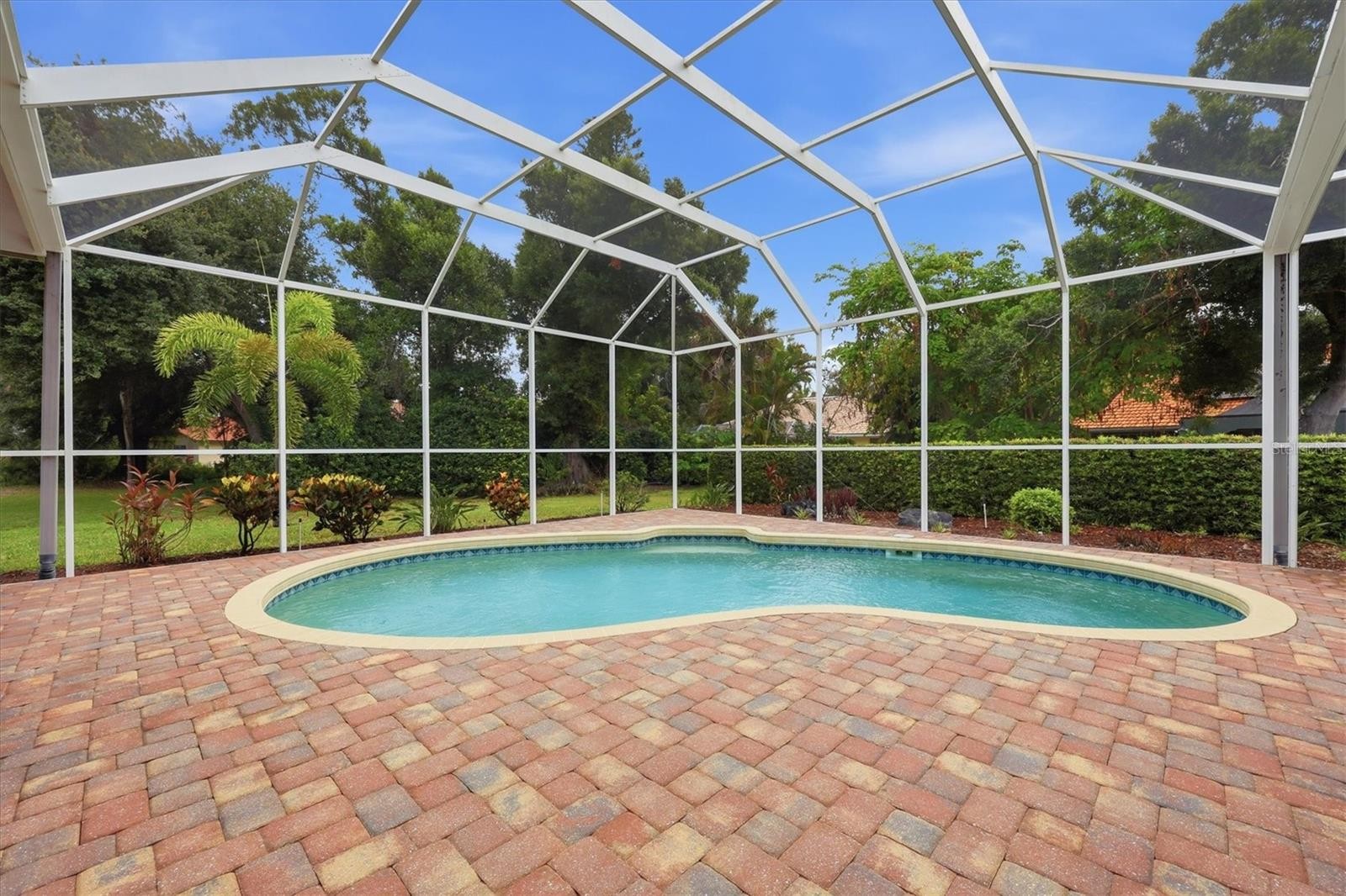 597 ASTON WOODS CT