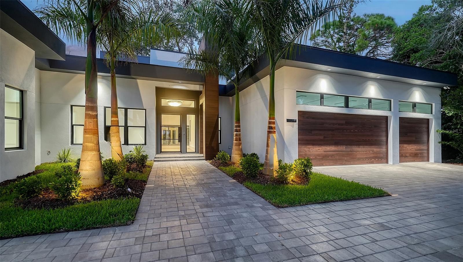 1429 N LAKE SHORE DR