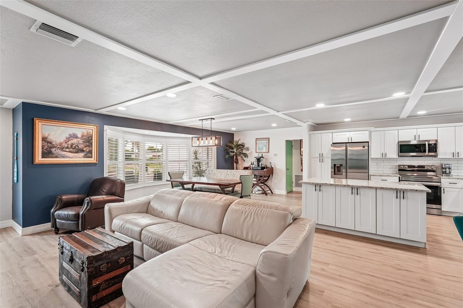 365 SHAMROCK BLVD