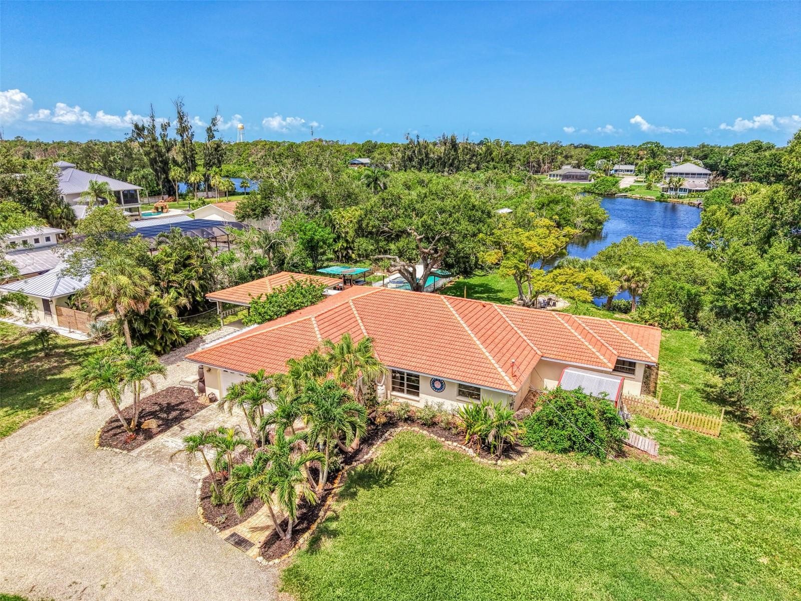 140 S OXFORD DR