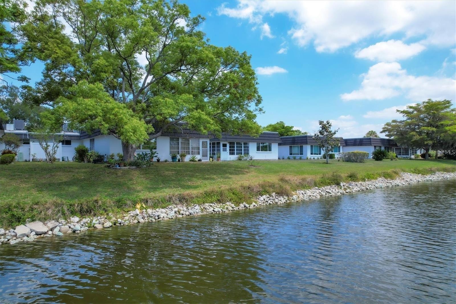 3944 LAKESIDE RD #160