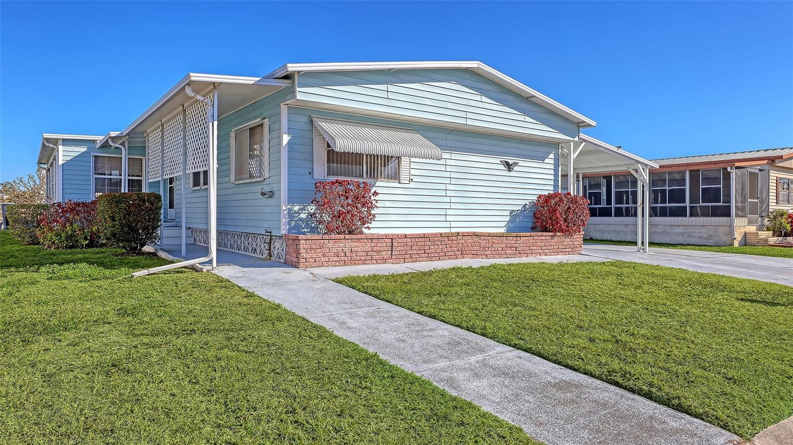 203 50TH AVENUE PLZ E