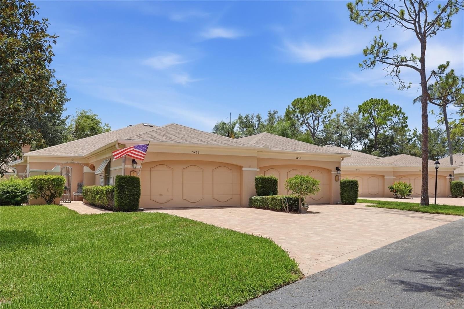 5435 CHANTECLAIRE #69