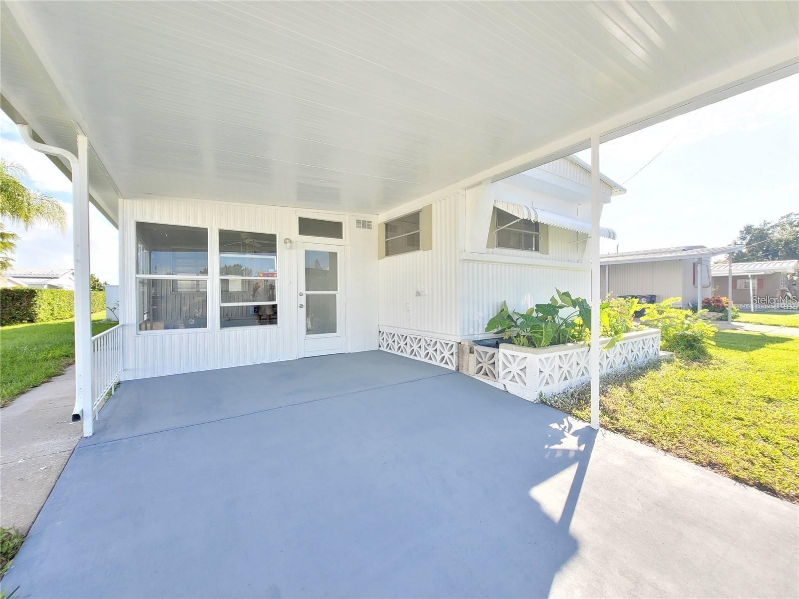 321 3RD STREET DR W