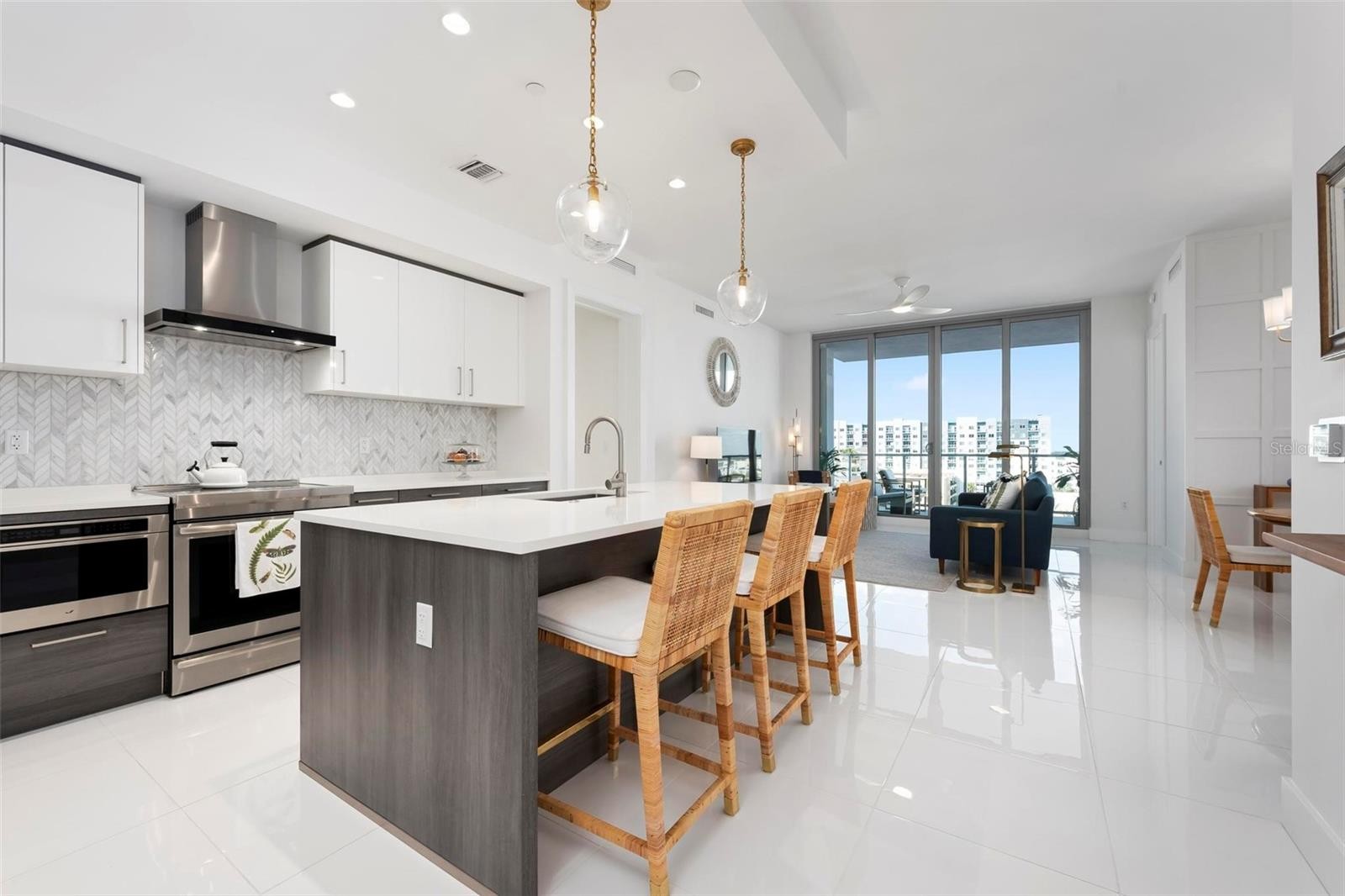 111 S PINEAPPLE AVE #719