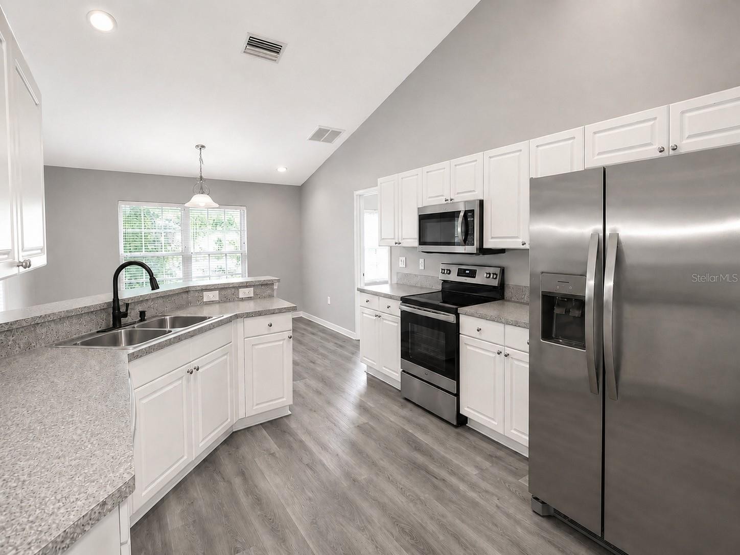 3011 SHAWNEE TER