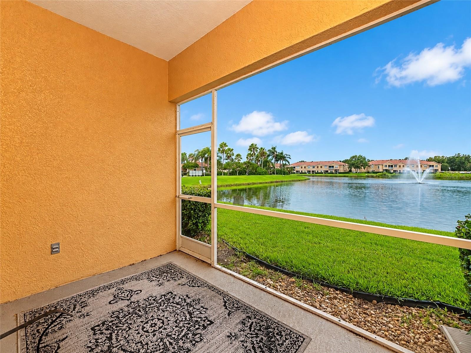 3426 PARKRIDGE CIR #34-105
