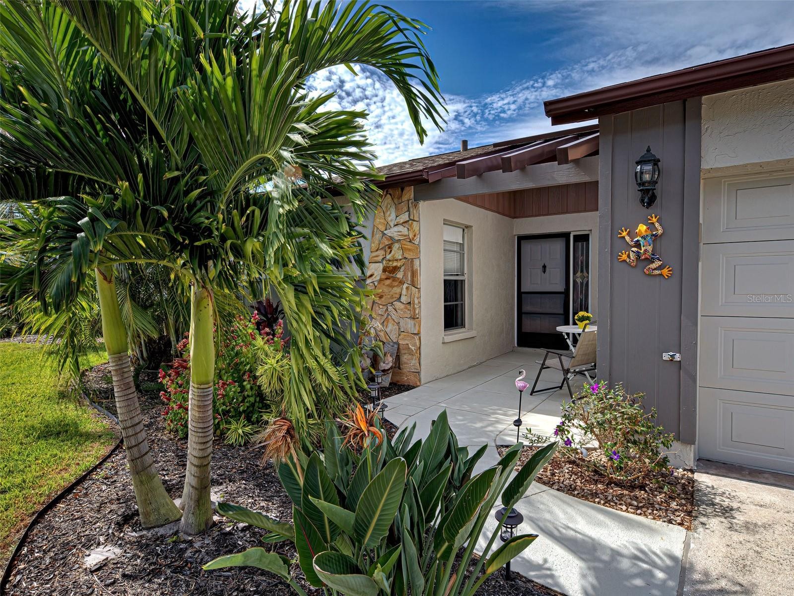 611 CHESTNUT LN #none