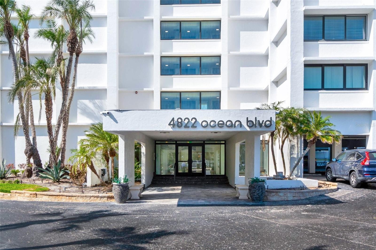 4822 OCEAN BLVD #8B