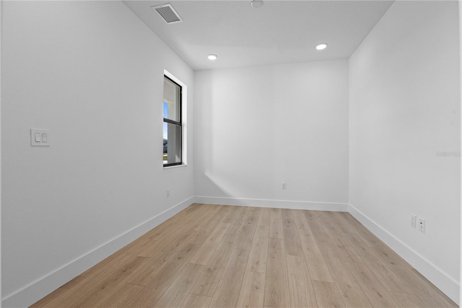18366 ROCKPORT PL