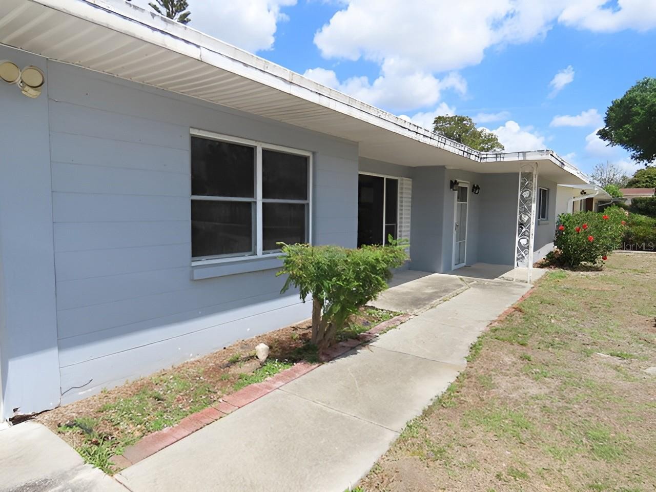 2447 FOSTER LN