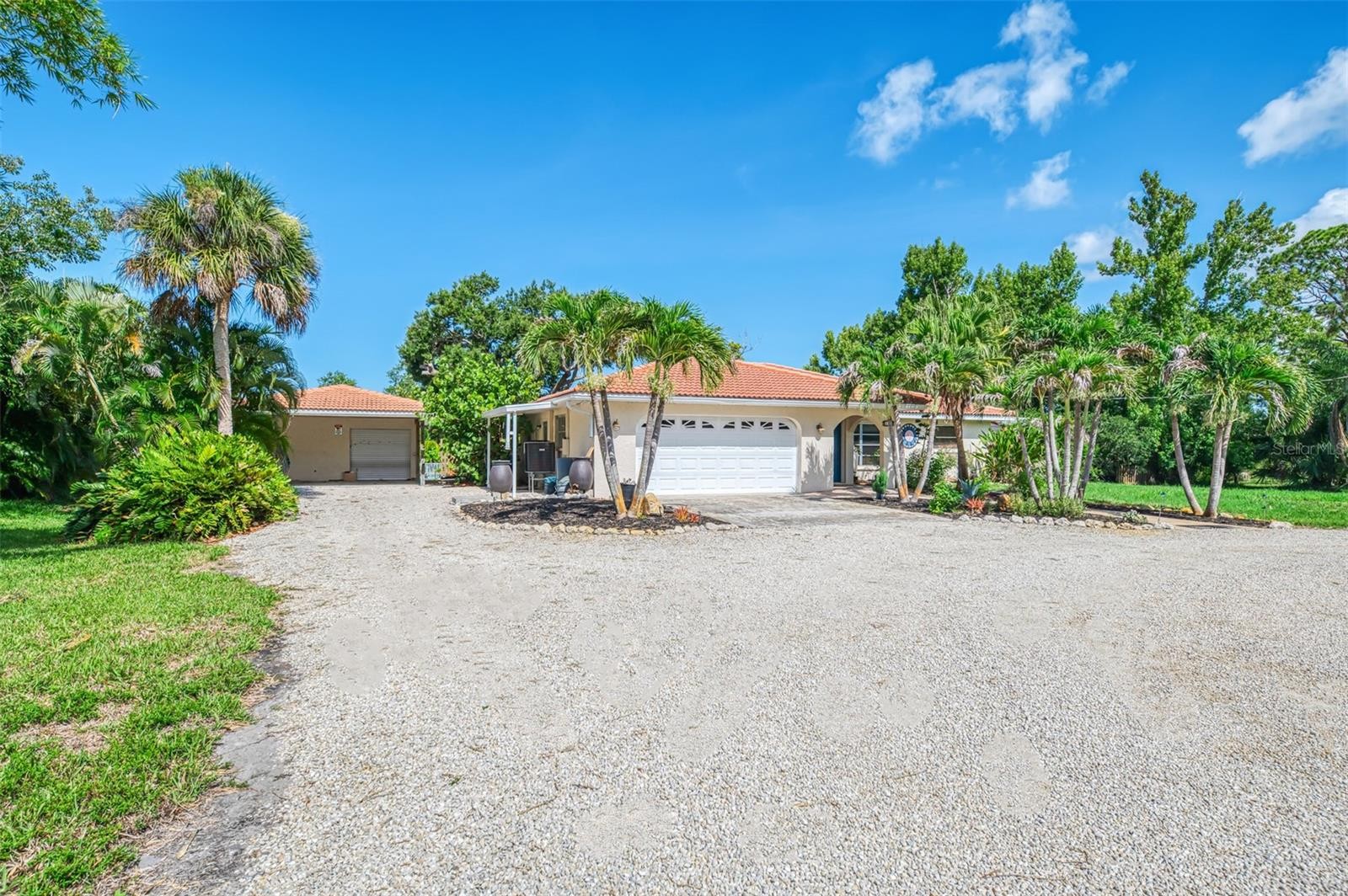 140 S OXFORD DR