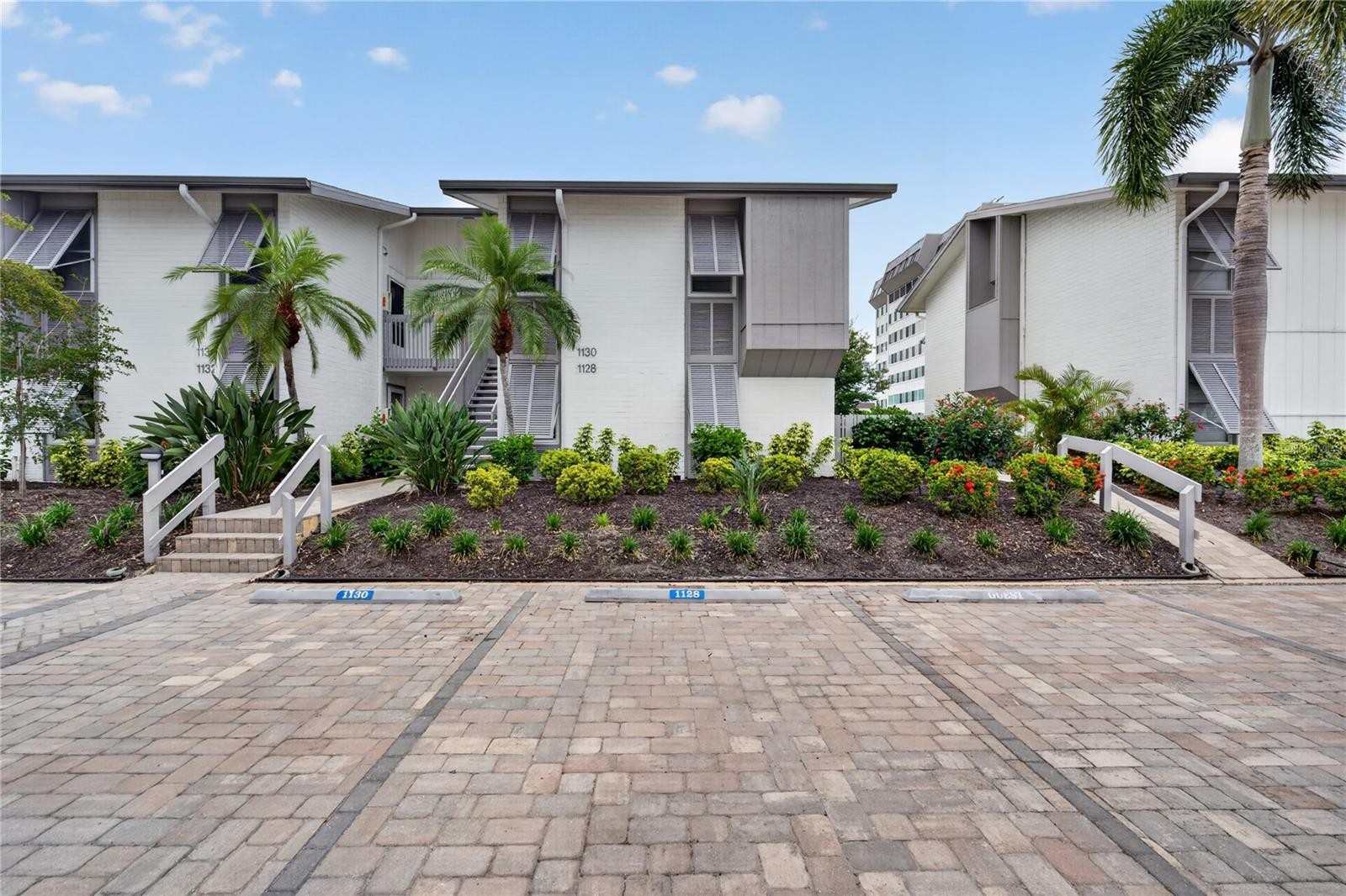 1130 W PEPPERTREE LN #118