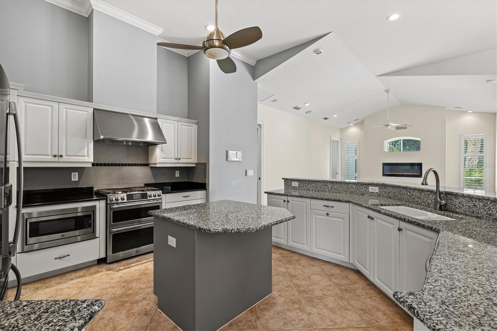 4364 CORSO VENETIA BLVD