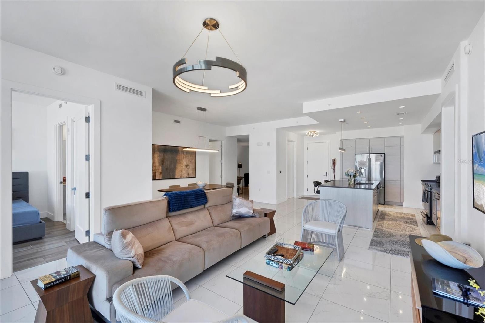 111 S PINEAPPLE AVE #816