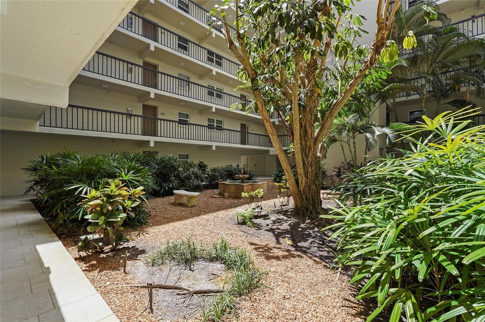 3240 GULF OF MEXICO DR #B104