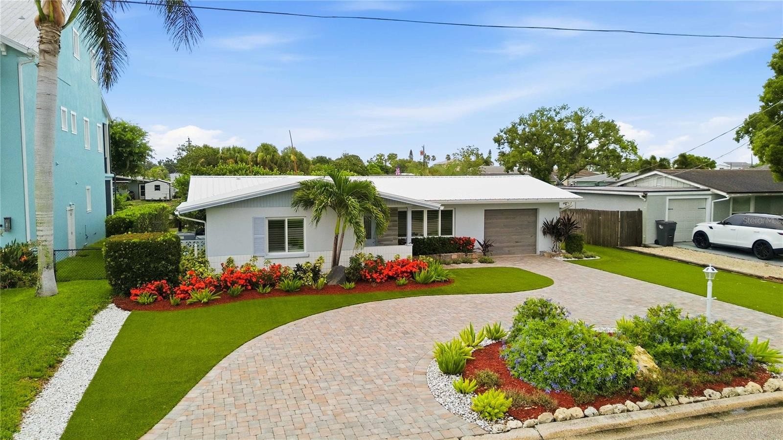 720 IXORA AVE