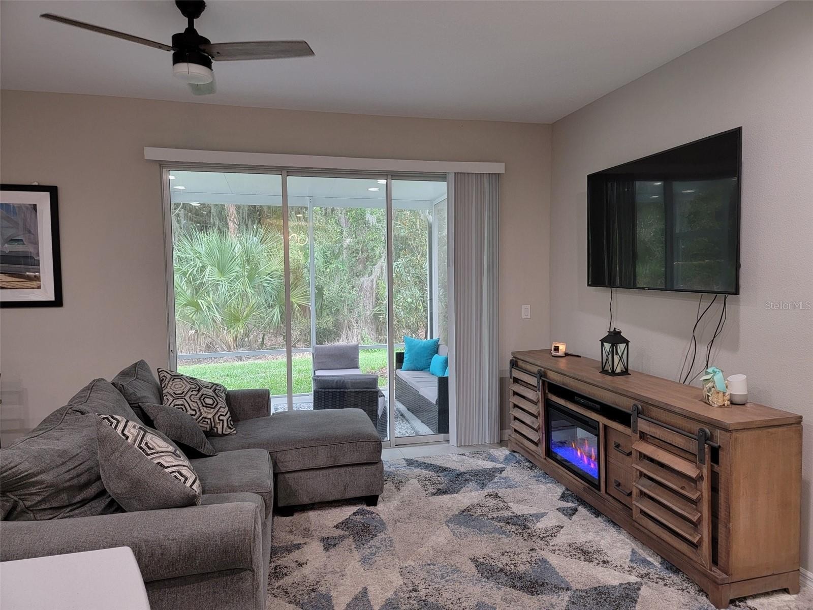 10549 OAKSIDE DR