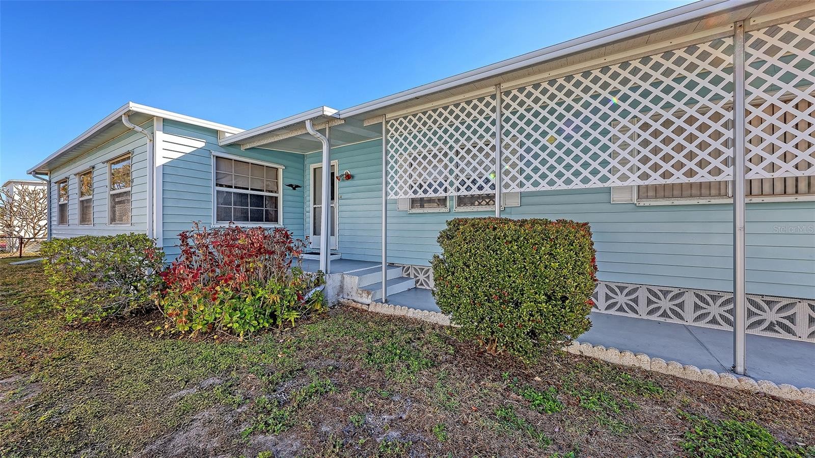 203 50TH AVENUE PLZ E