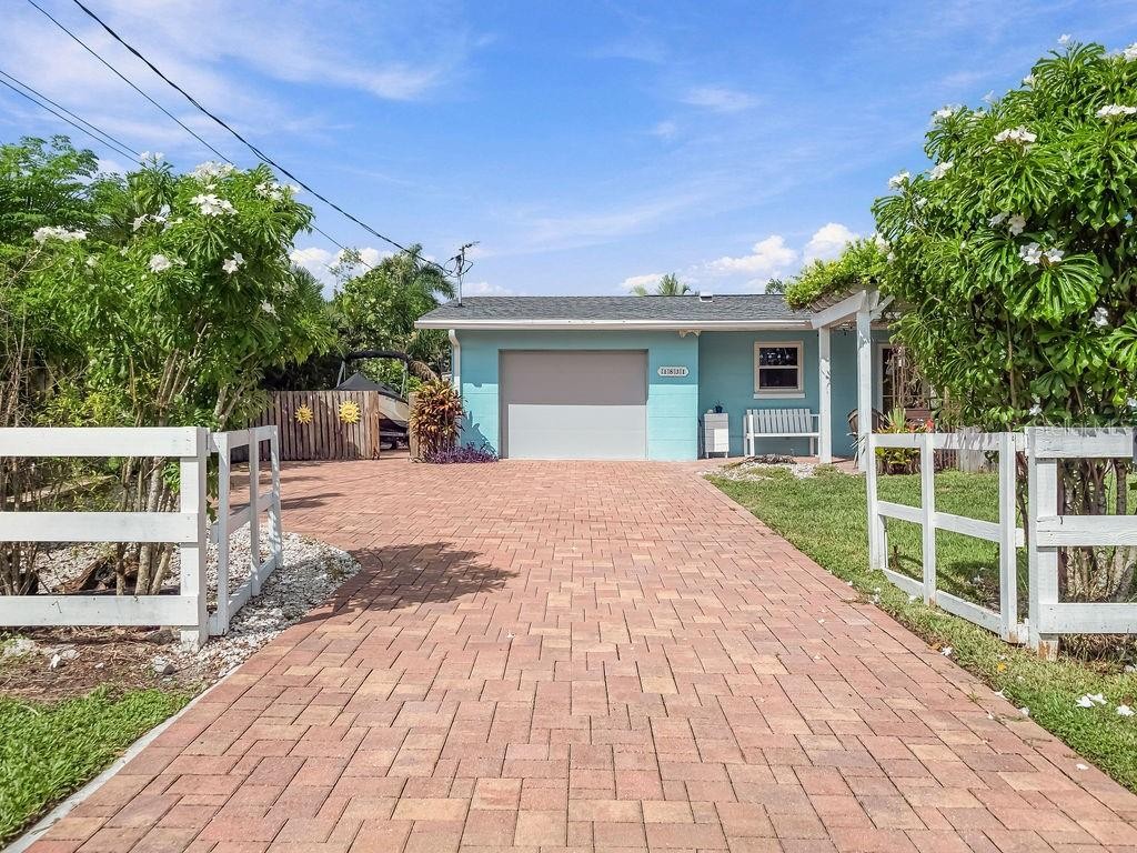 1831 BAYSHORE DR