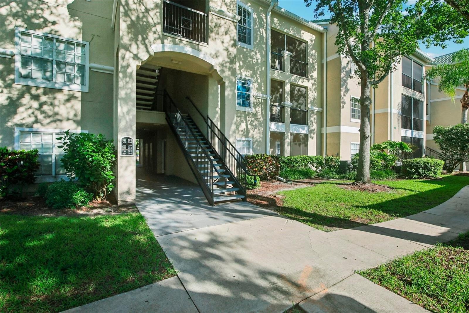 5174 NORTHRIDGE RD #104
