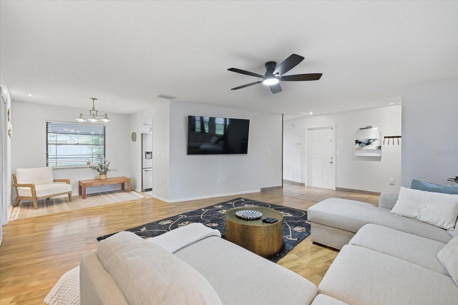 926 PLUM TREE LN