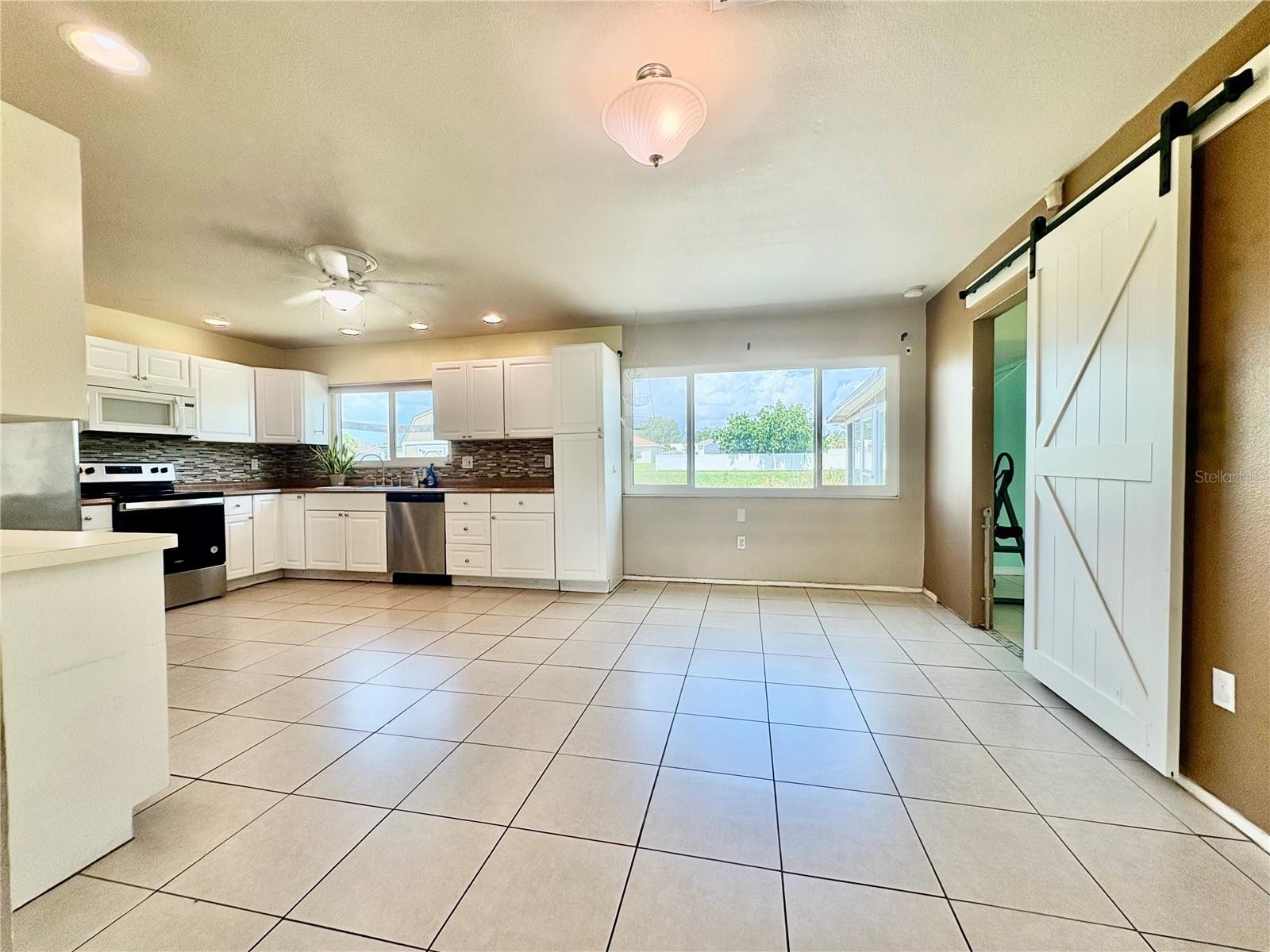 2755 GREENDALE RD
