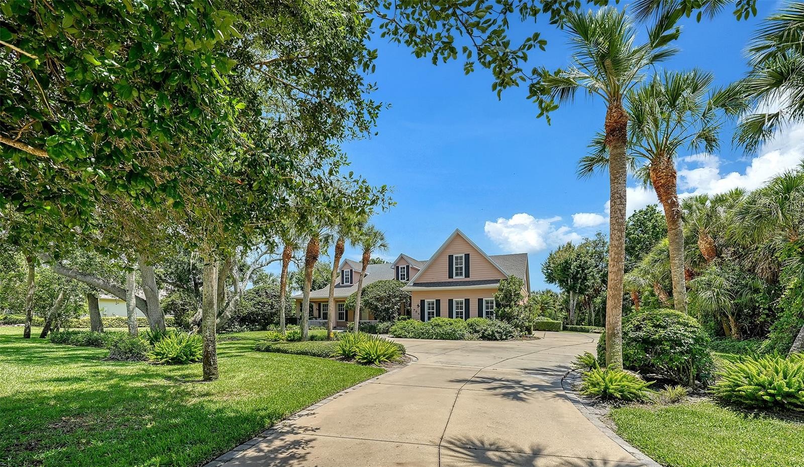 756 VANDERBILT DR