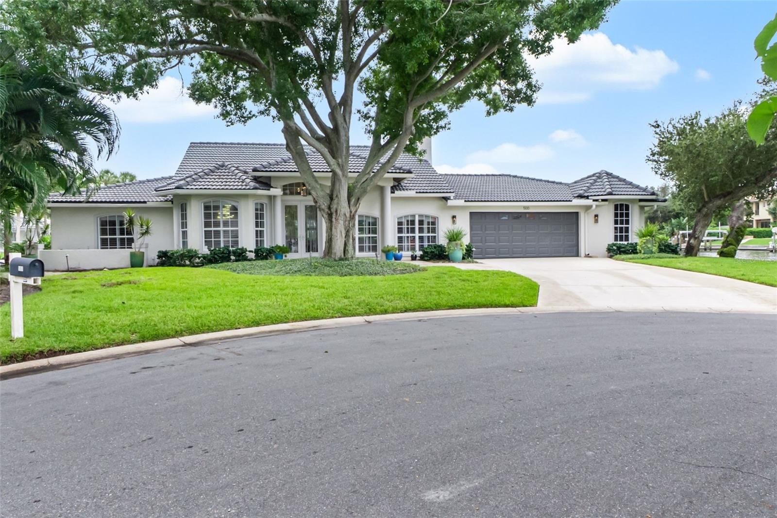 500 VENICE LN