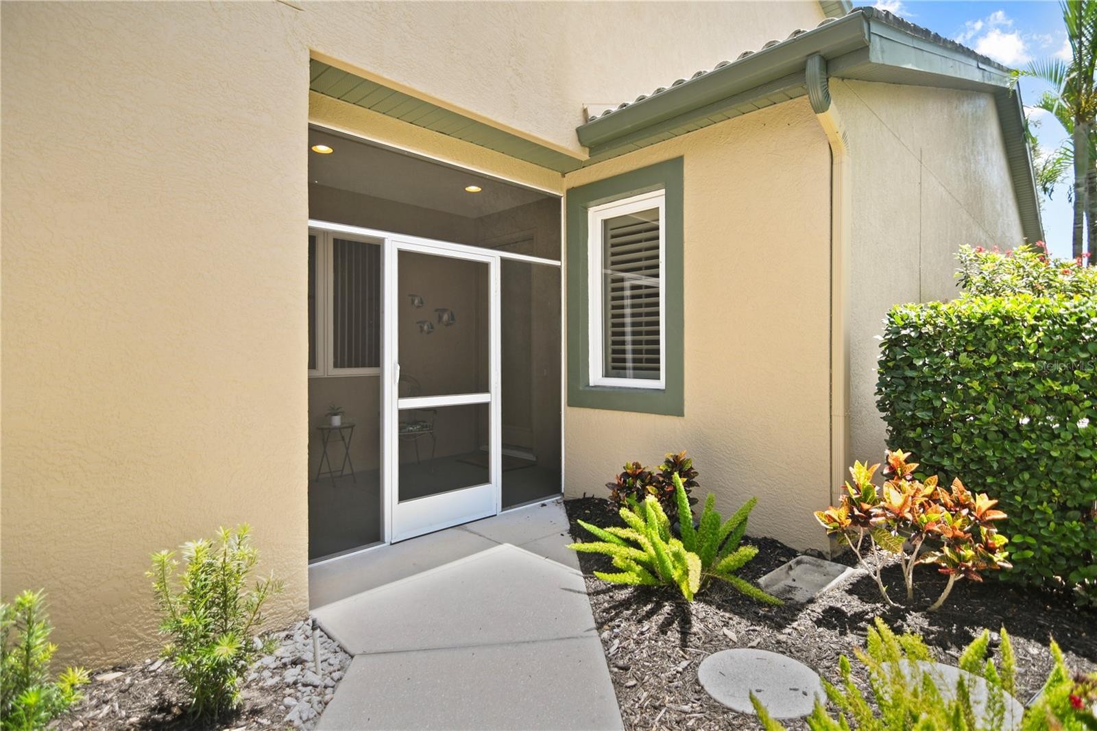 8579 54TH AVENUE CIR E