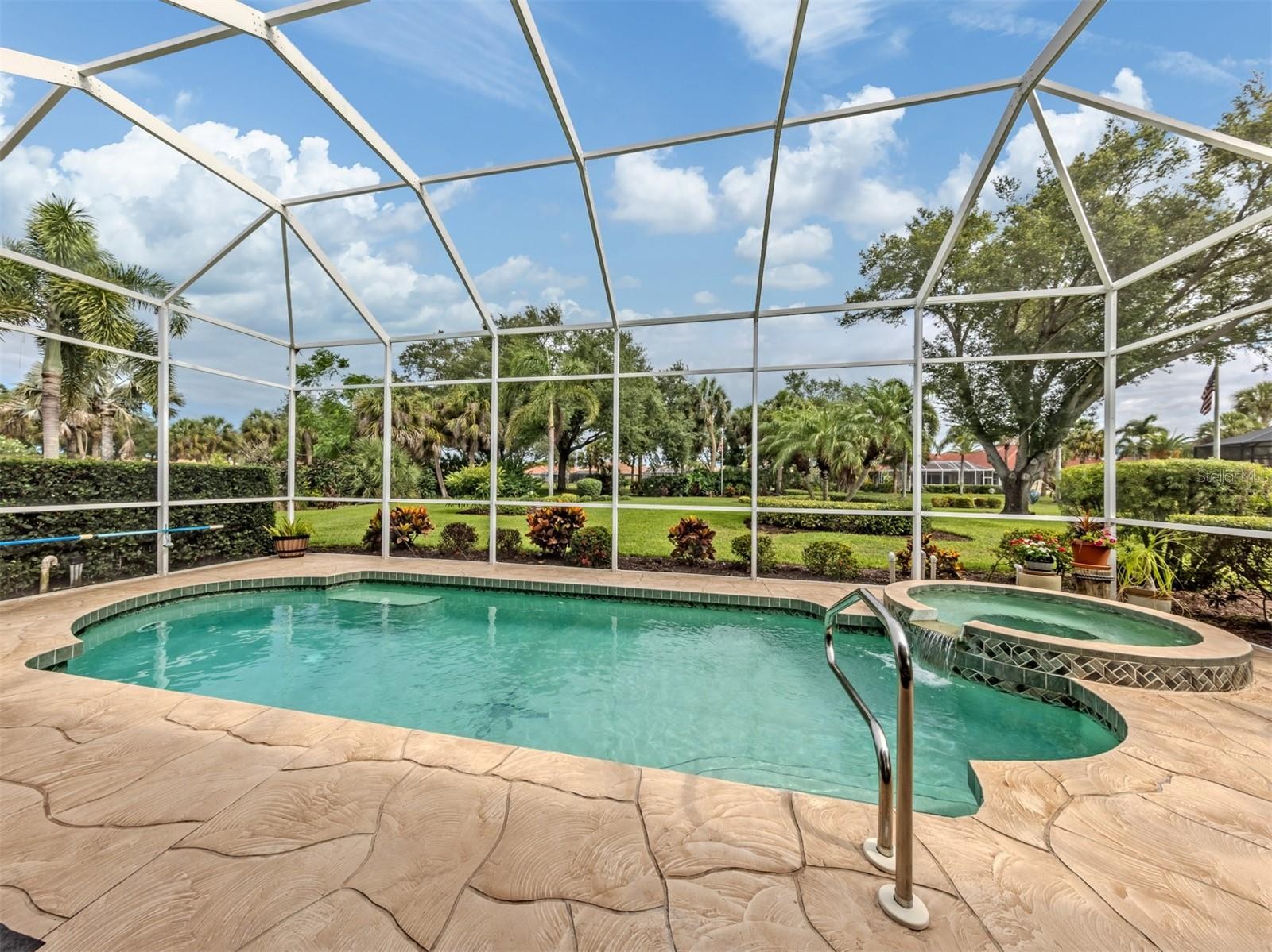 761 SILK OAK DR