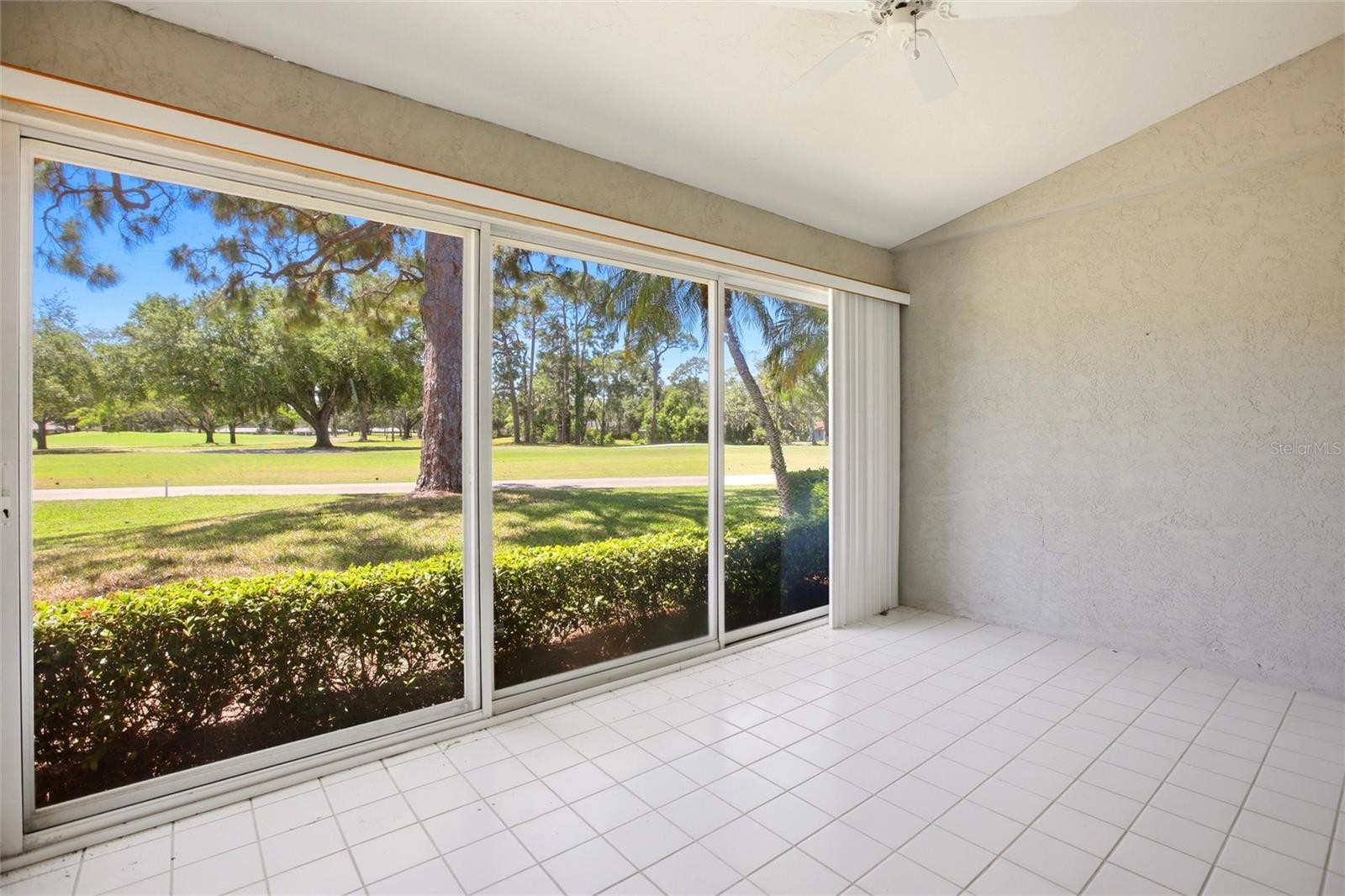 5576 COUNTRY CLUB WAY #5576