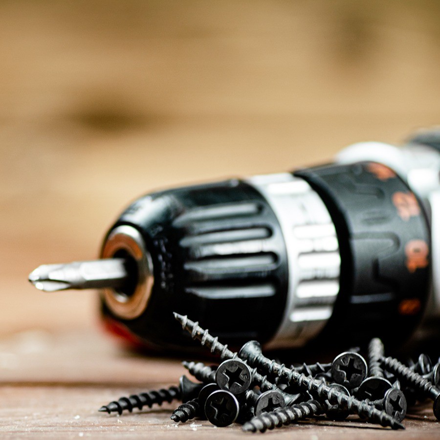 Tornillos y Herramientas