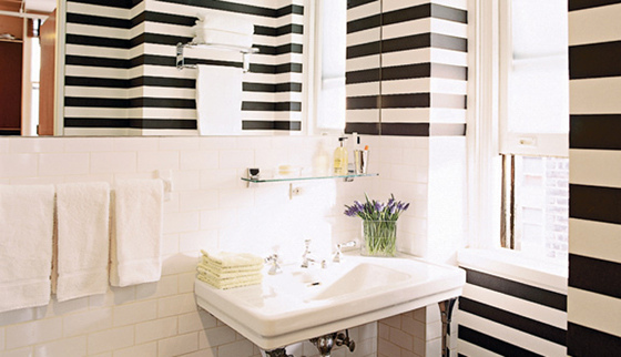 striped-bathroom