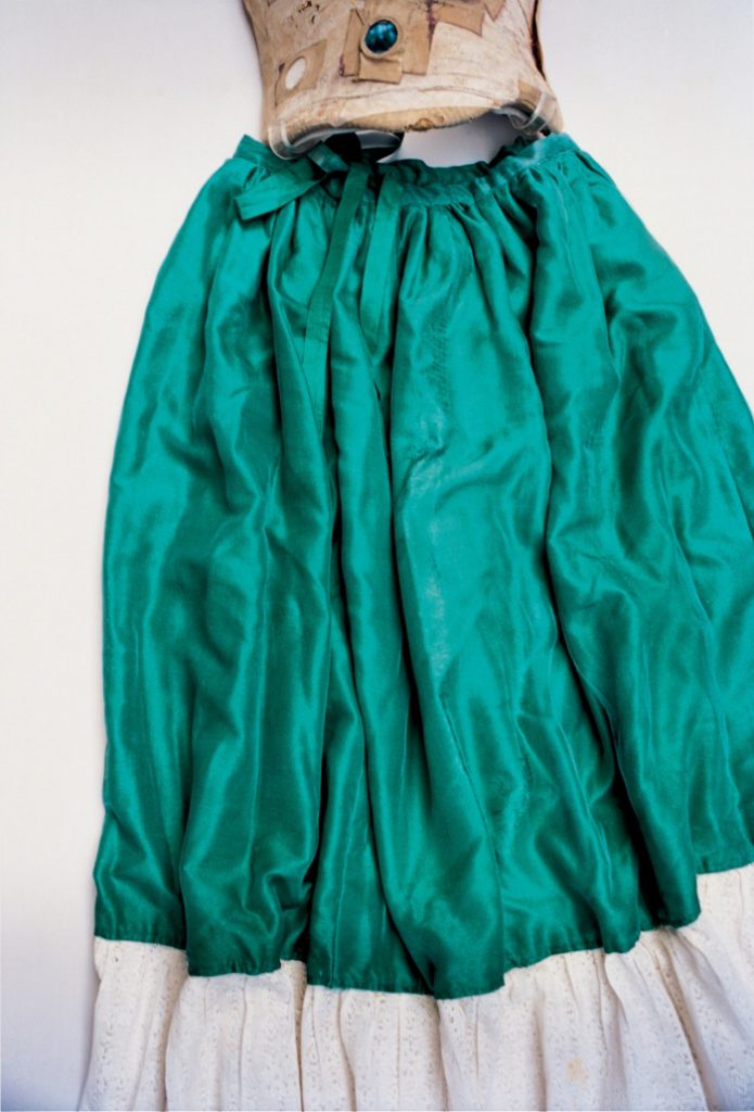 Frida-Kahlo-green-silk-skirt