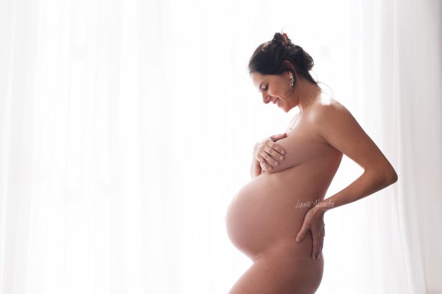 ensaio gestante nu book gravida em estudio corpo inteiro