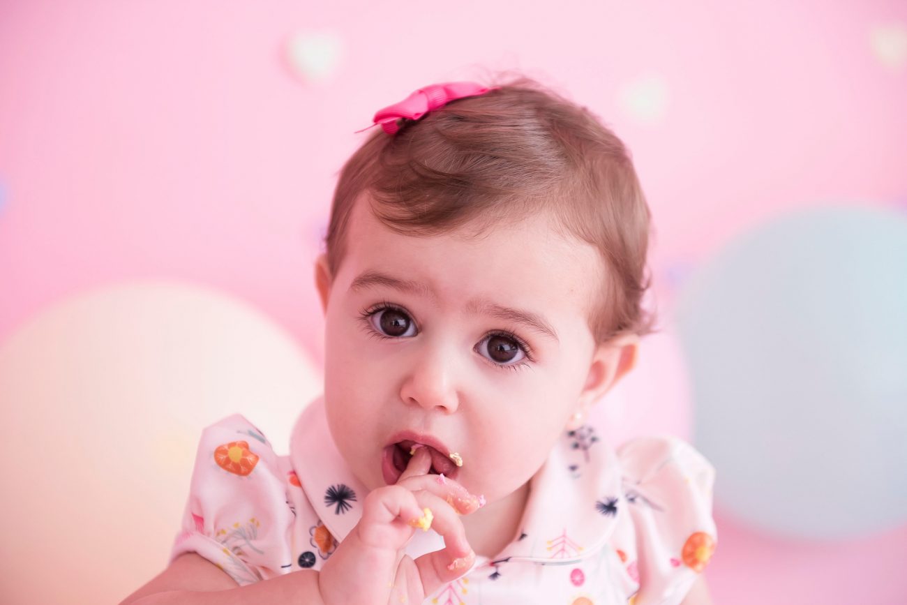 smash the cake laura alzueta estúdio de fotografia são paulo ensaio de fotos de aniversário de 1 ano de bebê menina