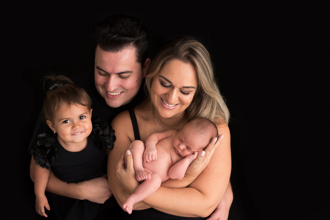 ensaio newborn com irmãos fotografia de família