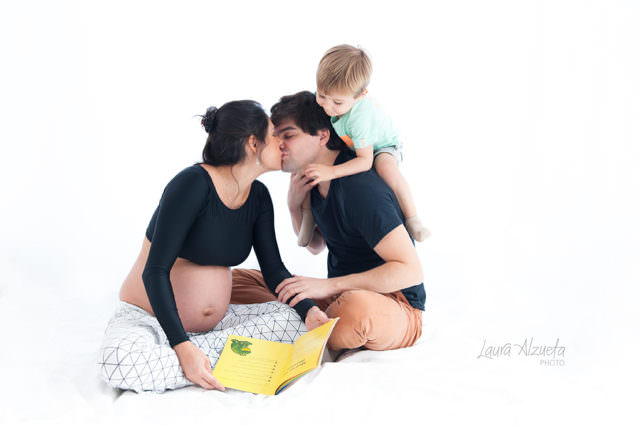 book gravida familia em estúdio fotografico sp zona oeste são paulo laura alzueta fotografa de familia