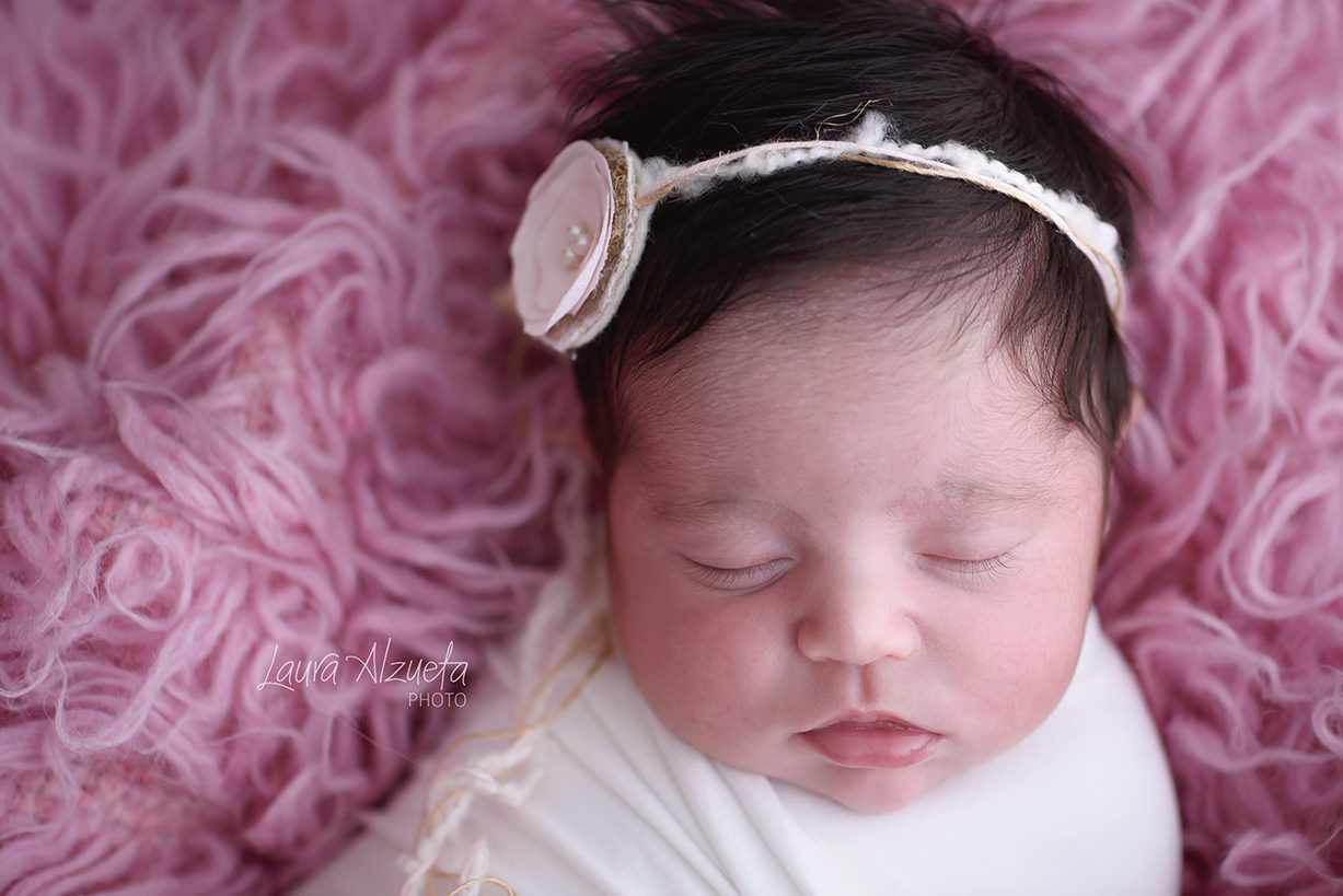 recém-nascido fofo fotos de bebê em estúdio luz natural curso de fotografia newborn workshop de fotografia newborn são paulo pinheiros sp